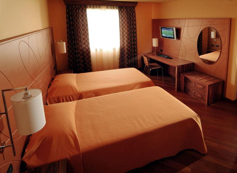 B&B Hotel Сасуоло Екстериор снимка
